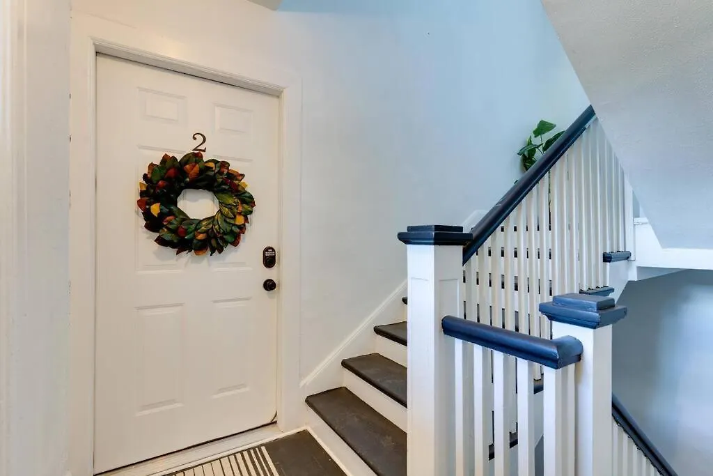 Appartement Sleep 8 In Our Cozy Colonial 2Miles From Broadway à Nashville États-Unis
