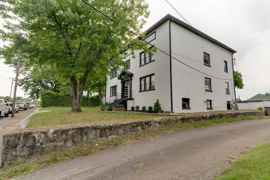 Appartement Sleep 8 In Our Cozy Colonial 2Miles From Broadway à Nashville États-Unis